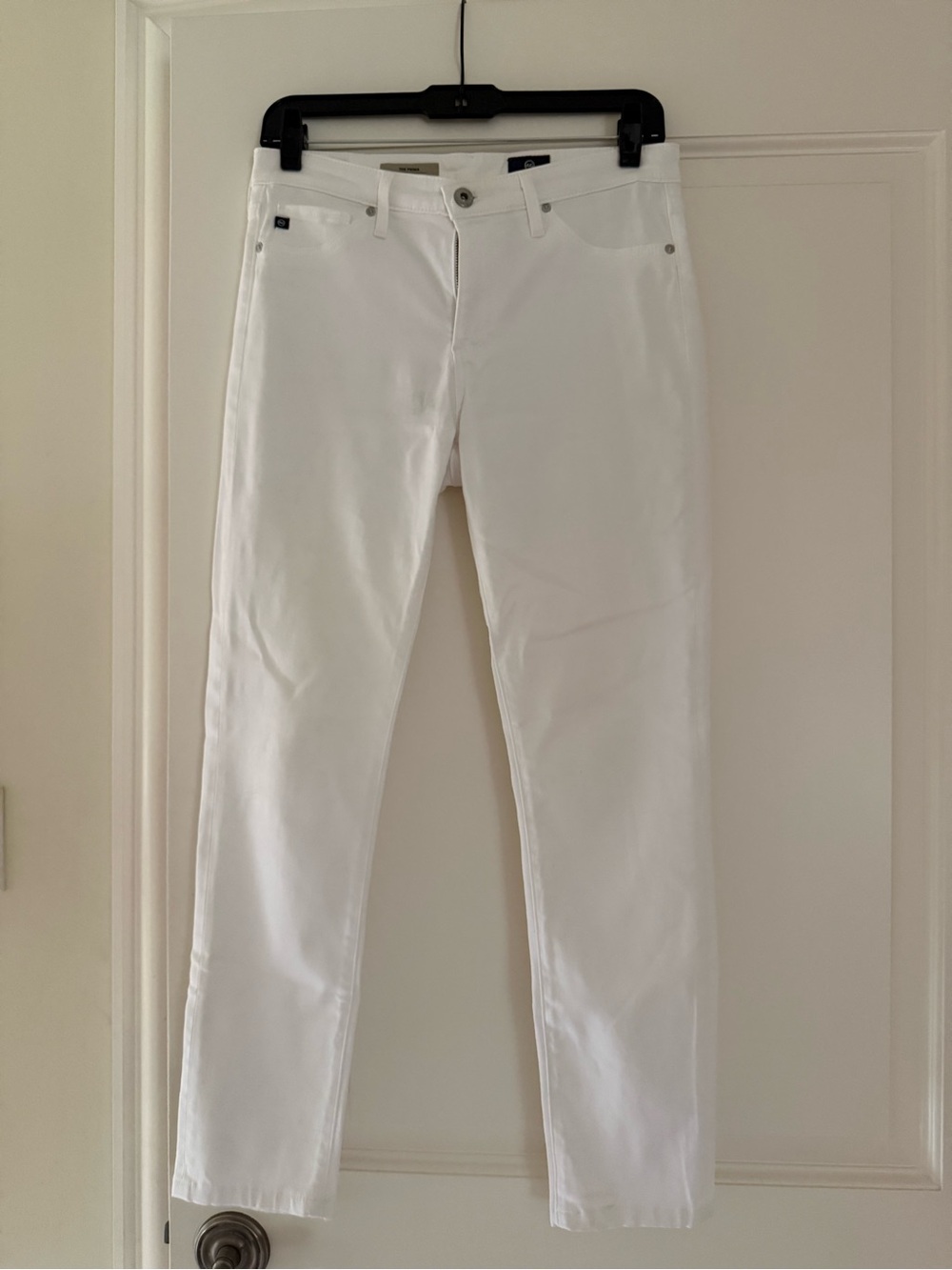 AG Adrian Goldschmied White Straight-Leg Prima Jeans. Size 27R. NWOT.